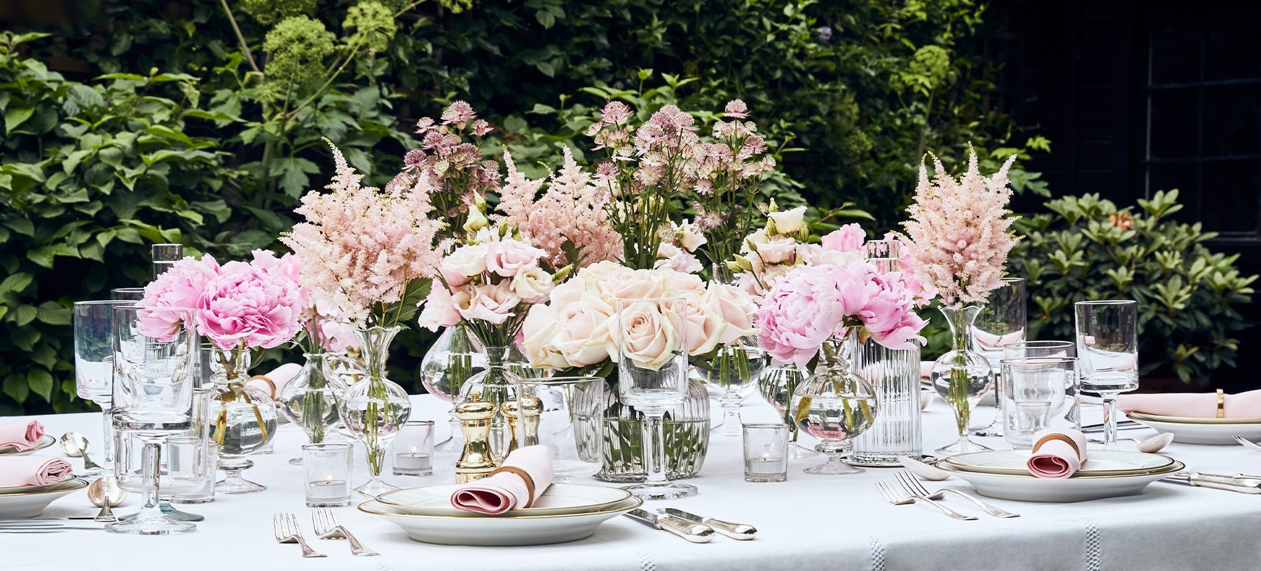 THE SUMMER GARDEN TABLE