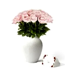 Medium Mayfair Rose Vase Set - Pink Sweet Avalanche Roses & Medium Mayfair Vase in Blanc, with an 'I Love You' card