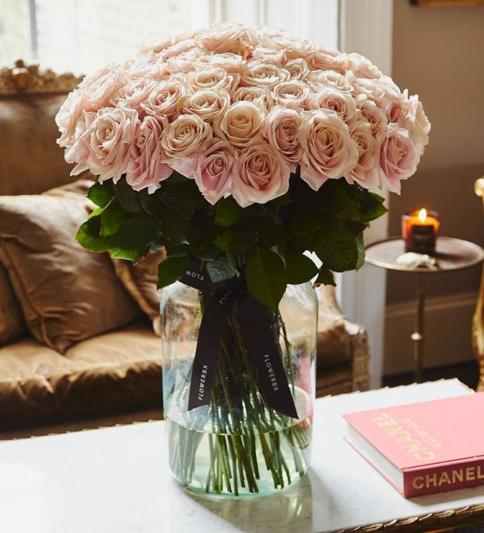 100 Pink Sweet Roses in a Large Apothecary Vase